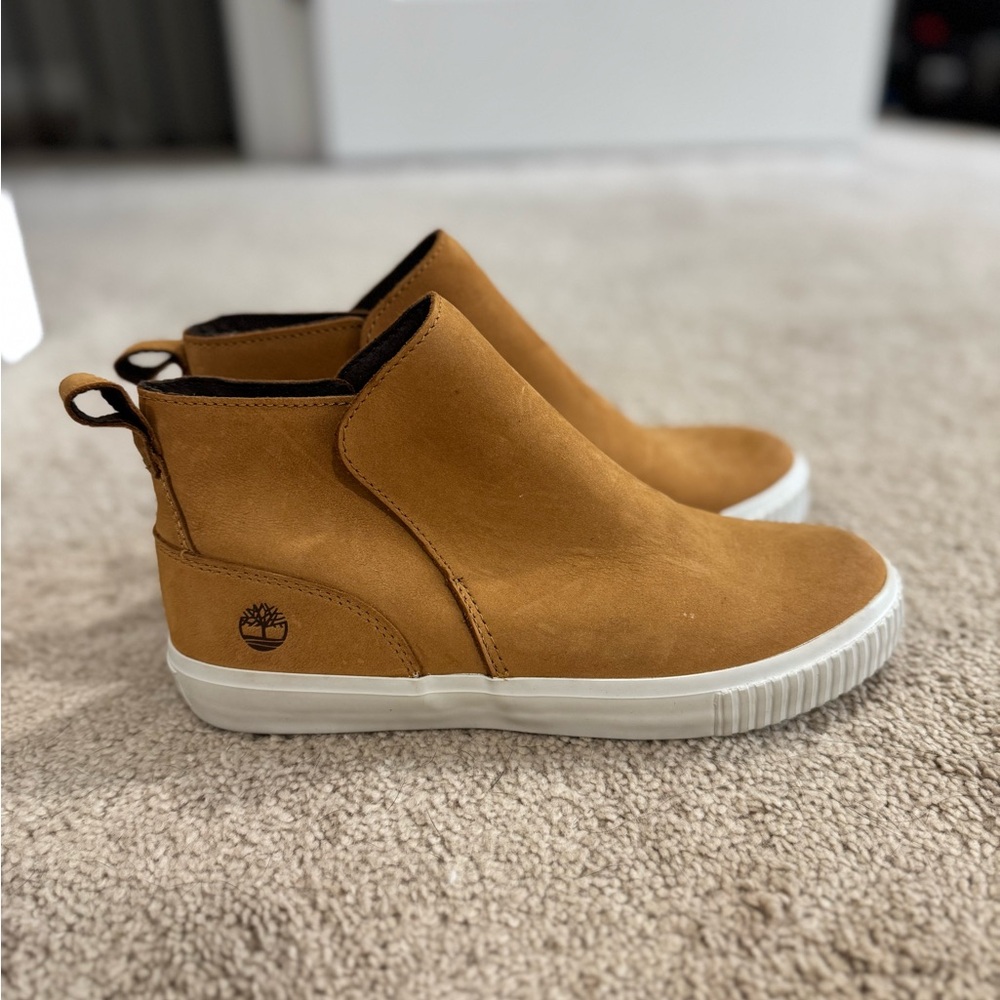 Timberland Brown Ankle Boots with White Sole